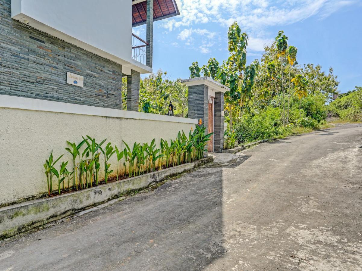 Oyo 91123 Madhava 108 Hotel Ungasan Exterior foto
